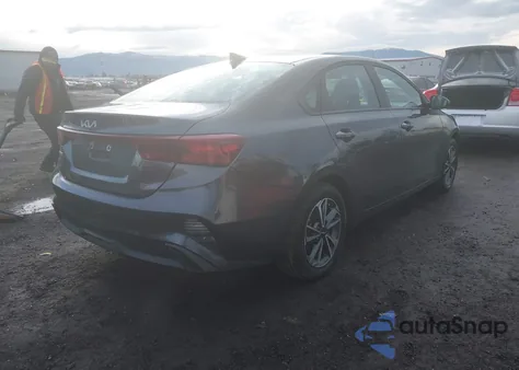 2024 Kia Forte Lxs z USA, uszkodzony, nr VIN 3KPF24AD5RE810130